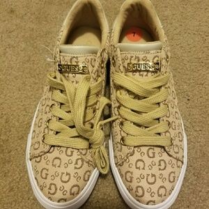 GUESS sneakers new without tags